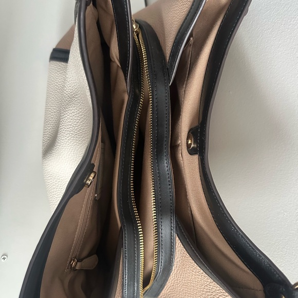 Coach Women's Cream, Tan, and Black Shoulder Bag - Picture 3 of 11